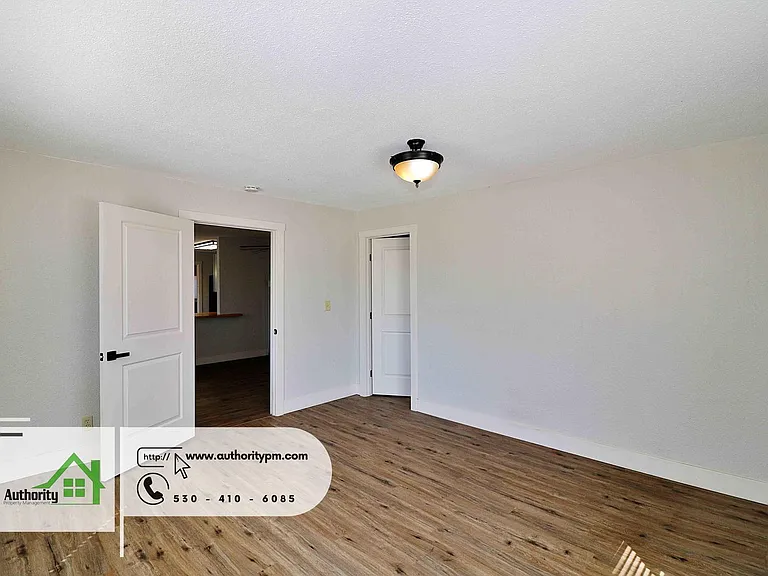 3457 Charles St — Photo 14