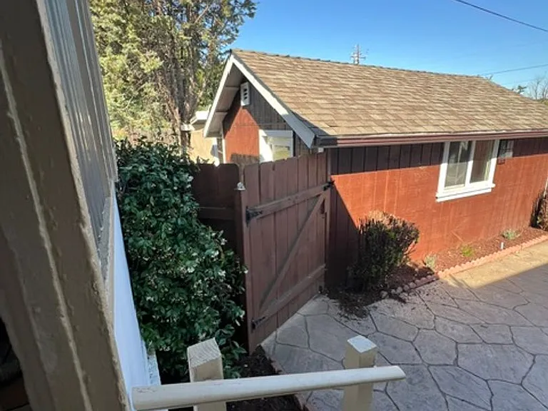 22220 G St — Photo 8