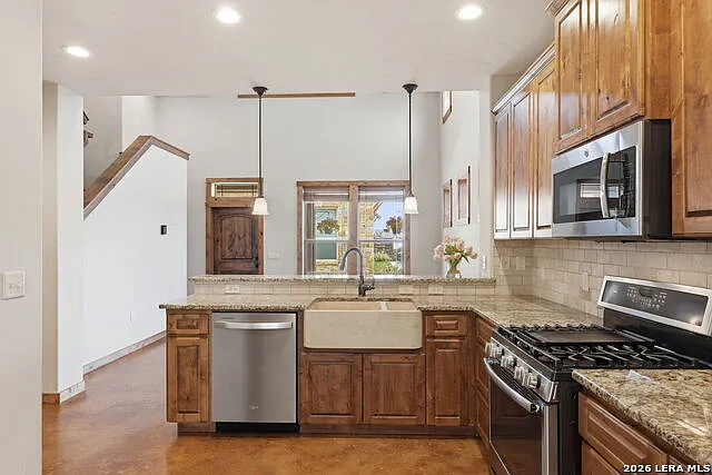 1694 Gruene Vineyard Xing — Photo 9