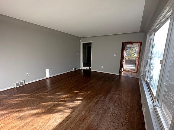 5th image of 52872 Brookfield Ct
