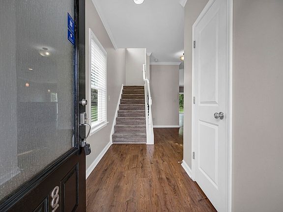 3rd image of 857 Parnell Ct