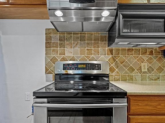 5th image of 7304 Timberlane Dr