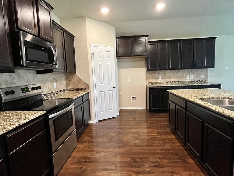 3009 Jackal Dr — Photo 12