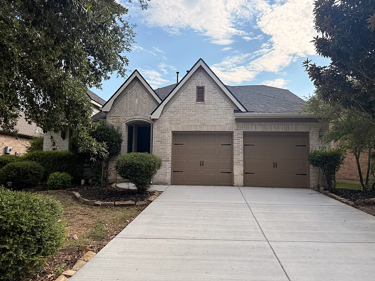 3105 Whispering Pine Blvd — Photo 1