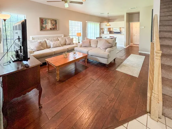 165 Chapel Hill Cir, San Antonio, TX 78240