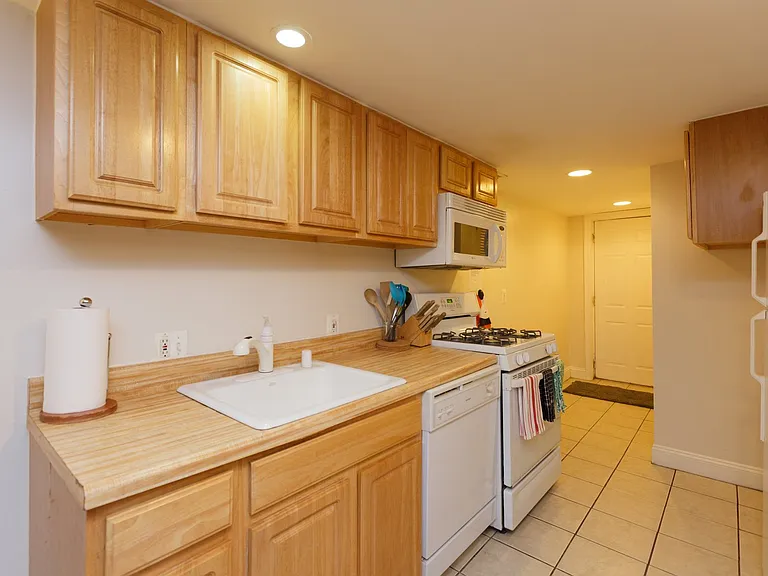 435 Manor Pl NW — Photo 16