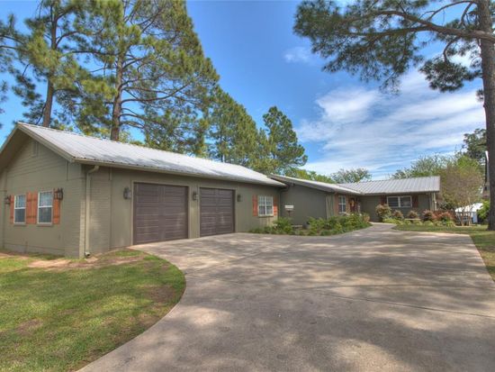 118 Hogan Dr Gainesville Tx 76240 Mls 14318323 Zillow