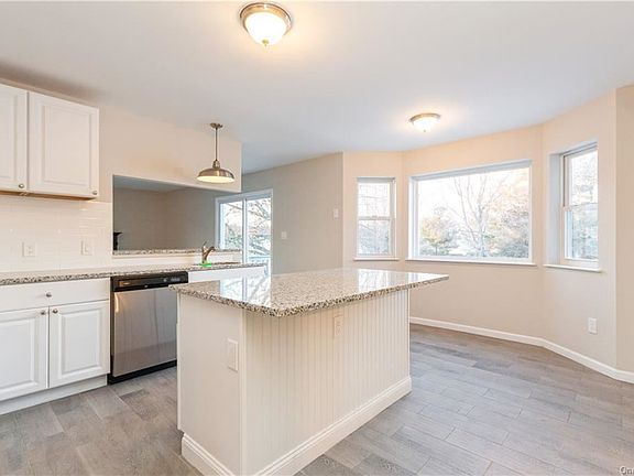 2nd image of 14 Lexington Dr