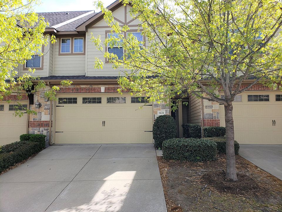 1st image of 1621 Southwestern Dr