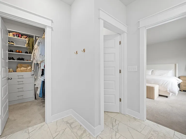 131 Archdale St — Photo 25