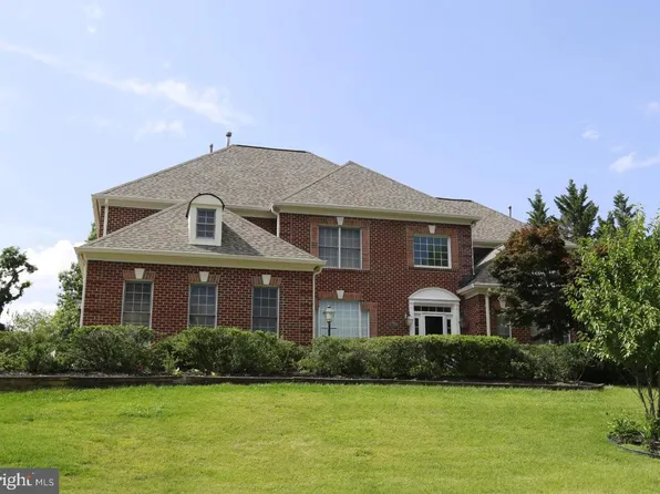 1220 Chadsworth Ct, Mc Lean, VA 22102