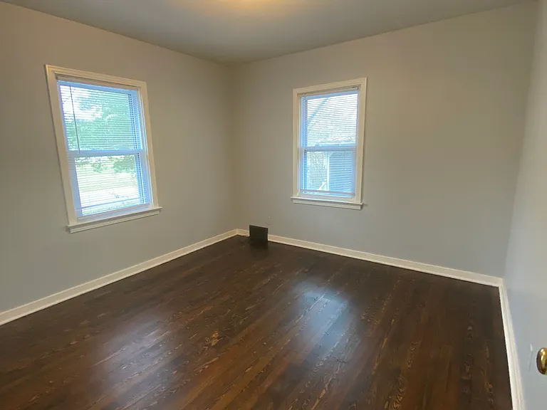 2339 S Cleveland Ave — Photo 12