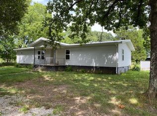 15711 Finch Dr, Neosho, MO 64850