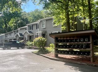 2 Willow Bridge Dr APT 2, Durham, NC 27707