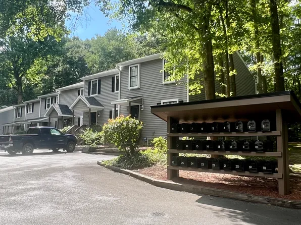 2 Willow Bridge Dr APT 2, Durham, NC 27707
