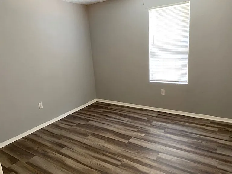 810 Old McGinley Dr — Photo 8