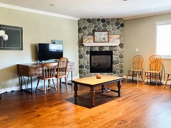 2363 131a St #1A, Surrey, BC V4A 9B2