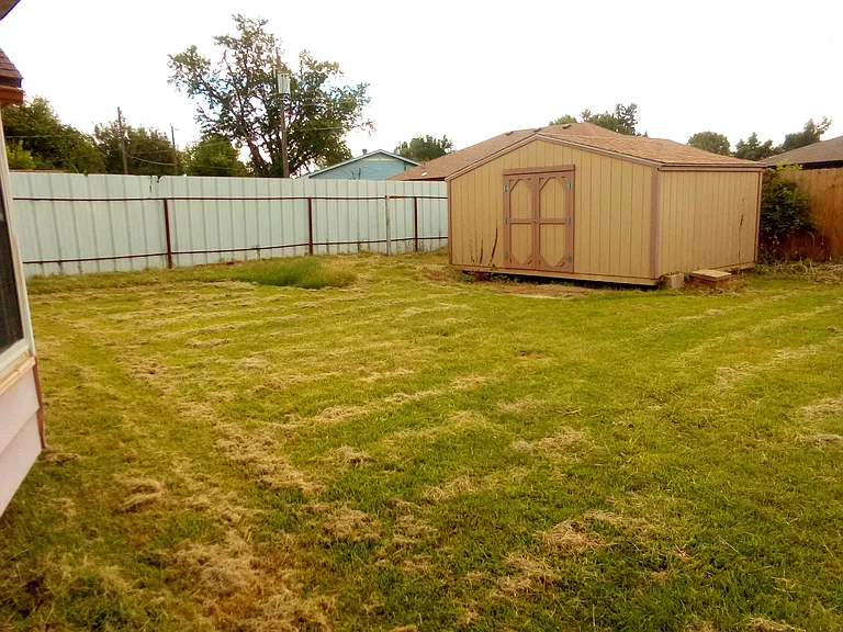 312 E Cedar Ln — Photo 24