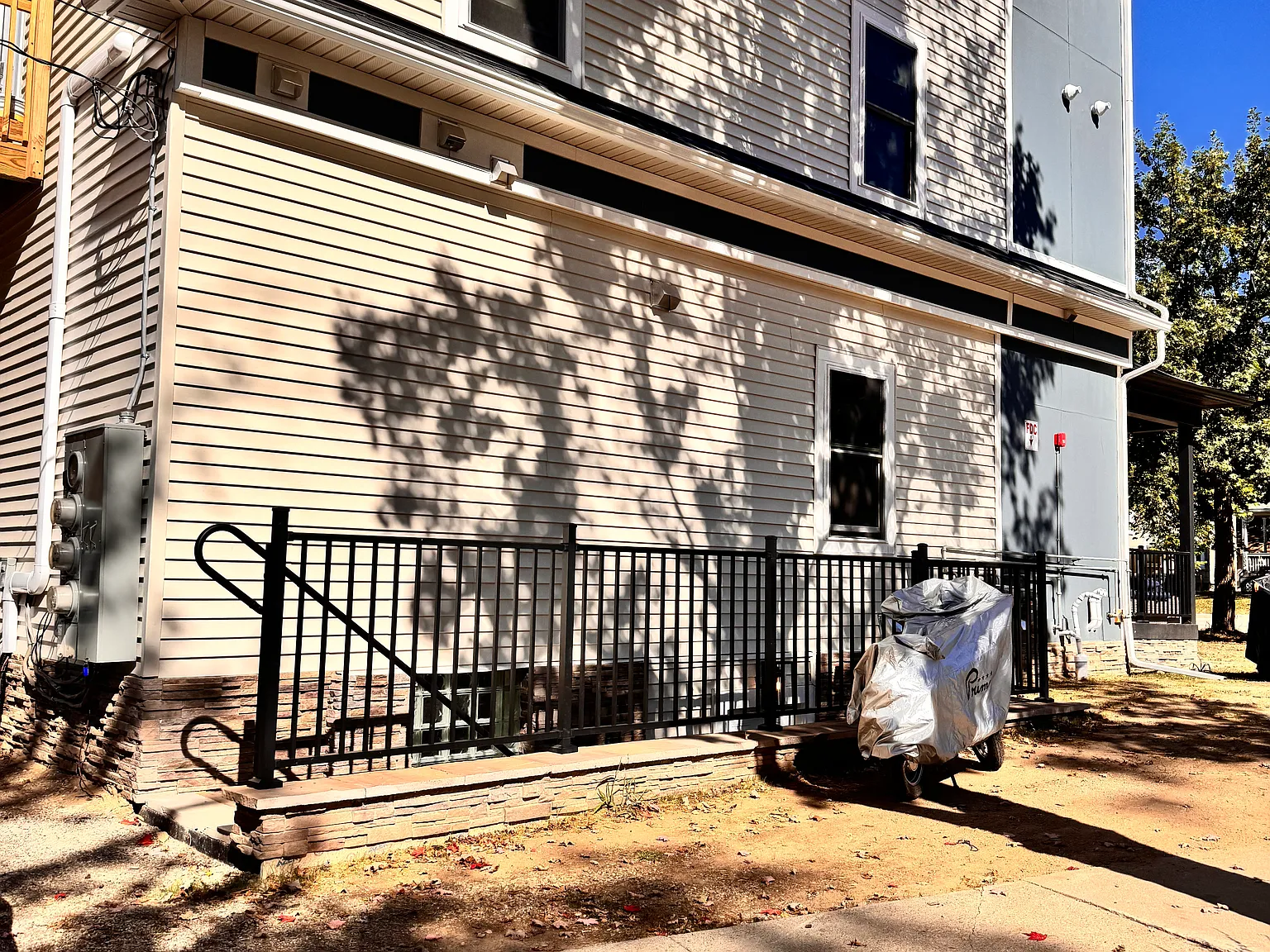 3 bed, 1000 sqft, $3,000 — Photo 4