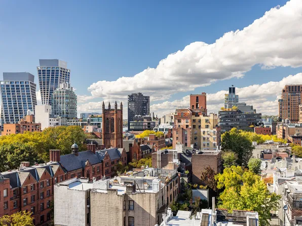 360 West 22nd Street image 4 of 15