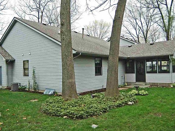 3rd image of 1920 Creeksedge Dr