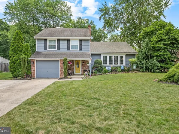 877 Doncaster Dr, West Deptford, NJ 08066