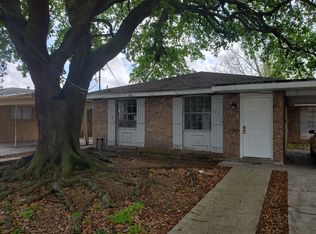 7930 Dorsett Dr, New Orleans, LA 70128