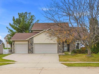 623 Ponds Ct, Tiffin, IA, 52340