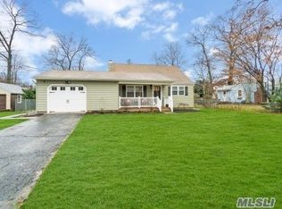11 Nimitz Rd, Saint James, NY 11780