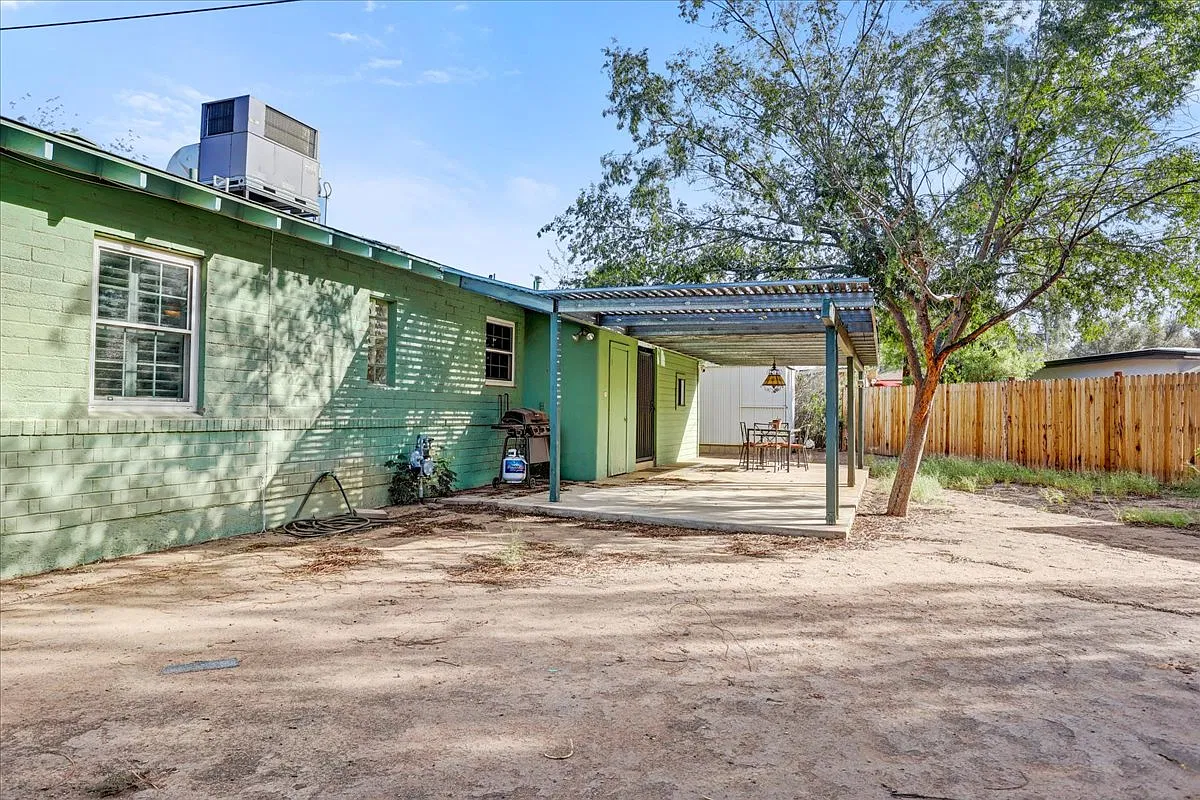 2 bed, 1000 sqft, $2,000 — Photo 3
