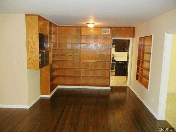 5th image of 136 E Balanda Dr