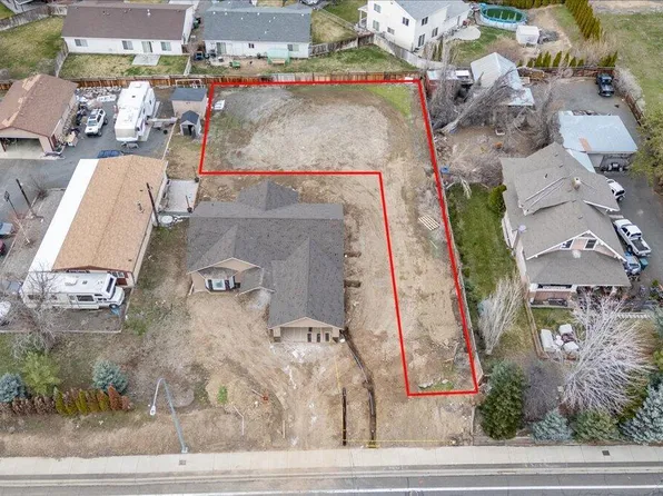 8905 Tieton Dr, Yakima, WA 98908