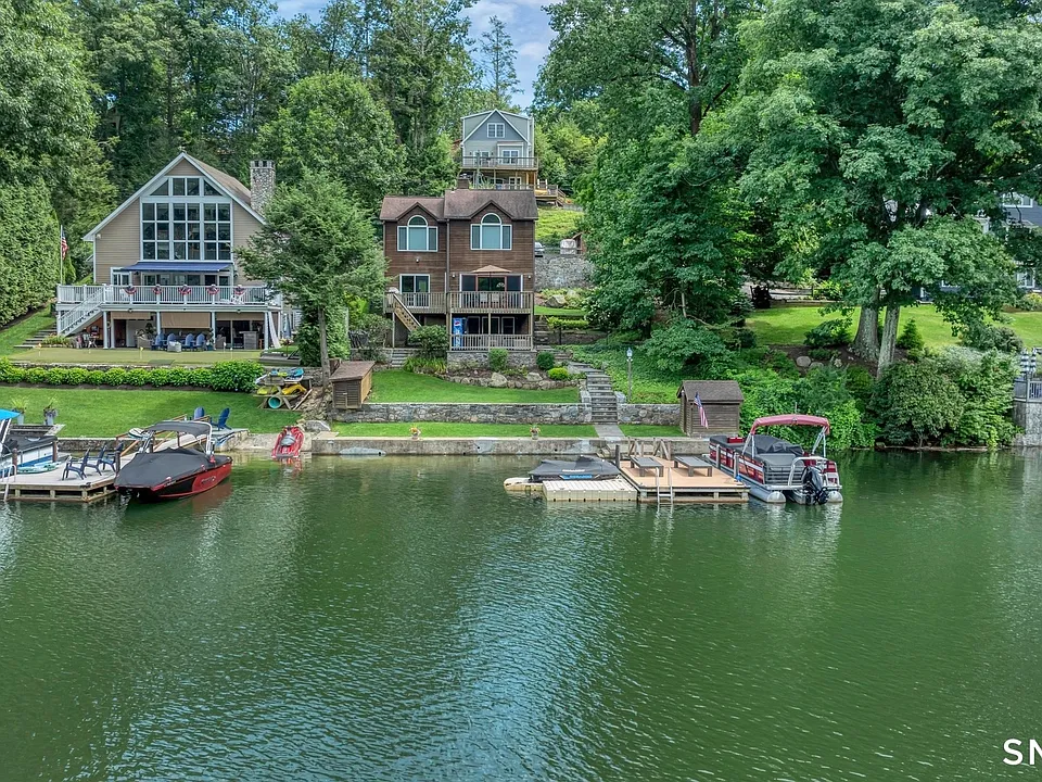 11 Candlewood Rd