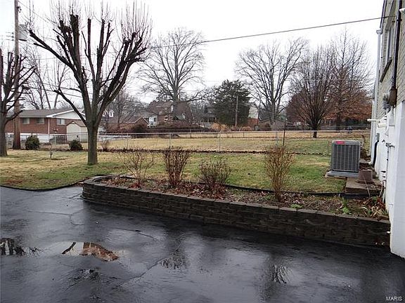 3rd image of 114 Sylvia Dr