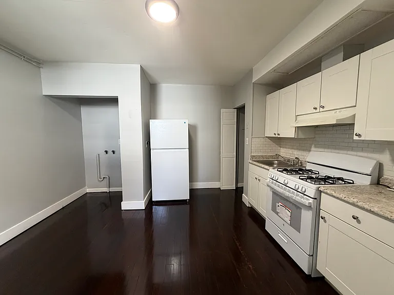 747 Dixwell Ave #1L — Photo 2