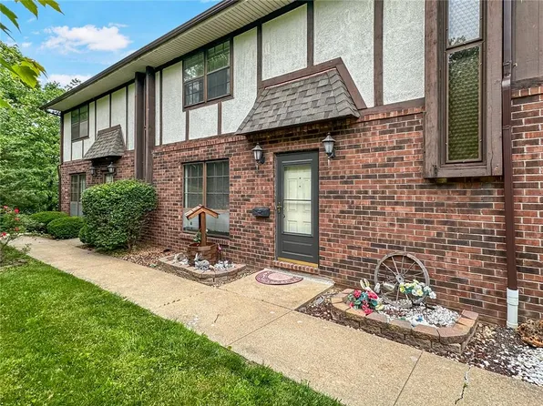 1229 N 17th St APT 22, Belleville, IL 62226