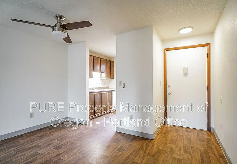 Parkway Garden — Photo 51
