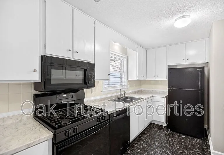 10 Newark Ave — Photo 5