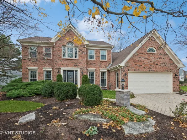 26W070 Macarthur Ave, Carol Stream, IL 60188