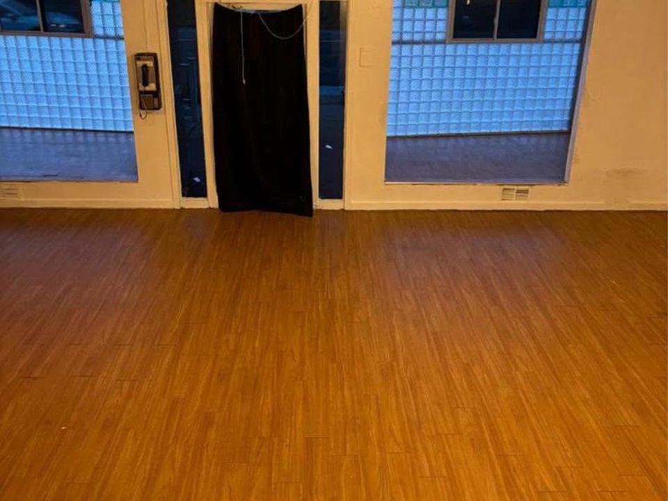 2nd image of 801 Fillmore Ave #4