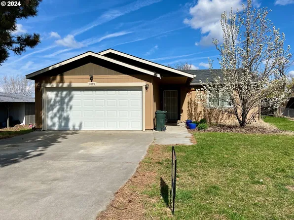 1090 W Ridgeway Ave, Hermiston, OR 97838