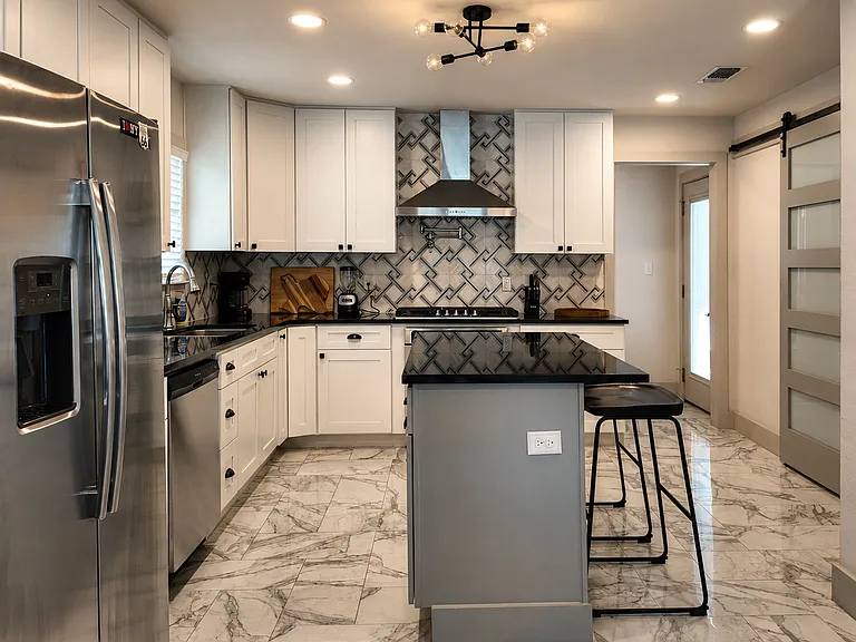 1417 S Henderson St — Photo 4