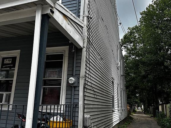 2nd image of 211 Elm St