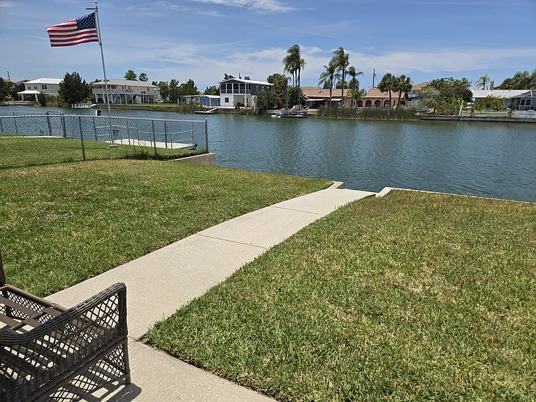 3393 Poinsettia Dr — Photo 2
