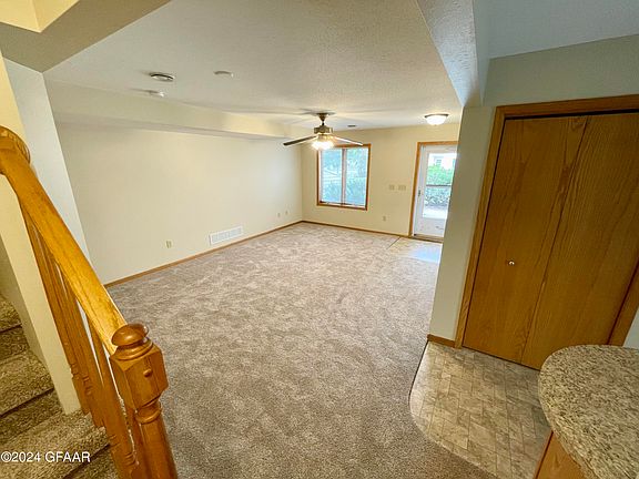 4th image of 3901 Meadow Brook Ct