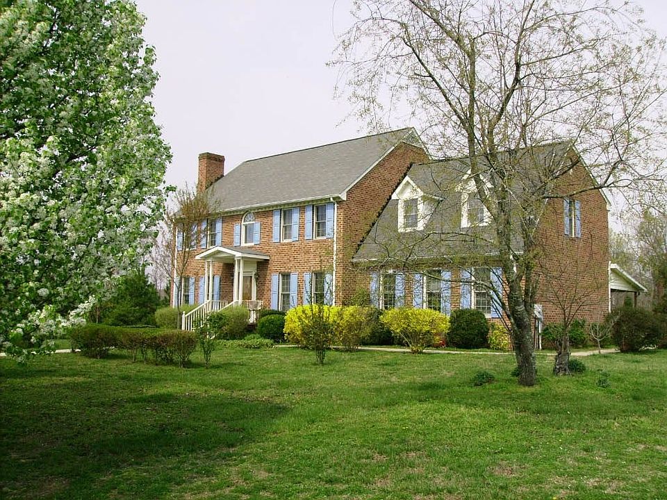 Great all brick home--3000sf