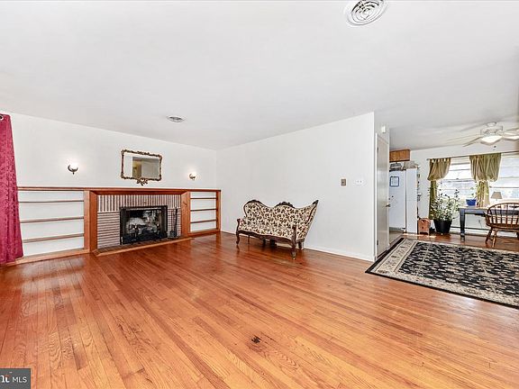 5th image of 7029 Rock Creek Dr