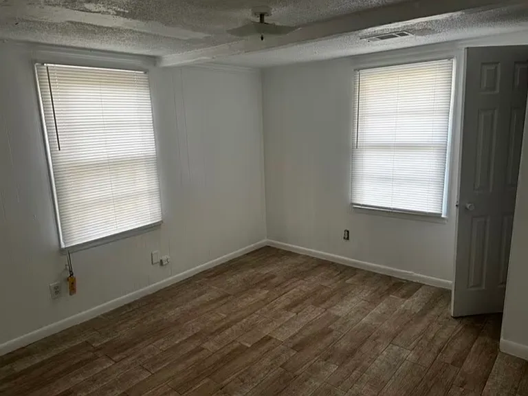 3815 Saint Charles Pl — Photo 9