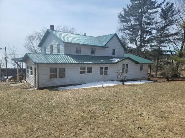 W9355 Hastings Rd, Elroy, WI 53929