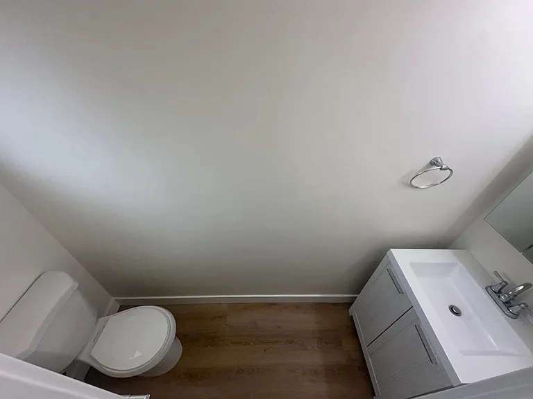 1254 E 1st St #5 — Photo 10